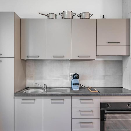Апартаменты Cascina Conicchio - Metro Station - By Host4U Брешия Экстерьер фото