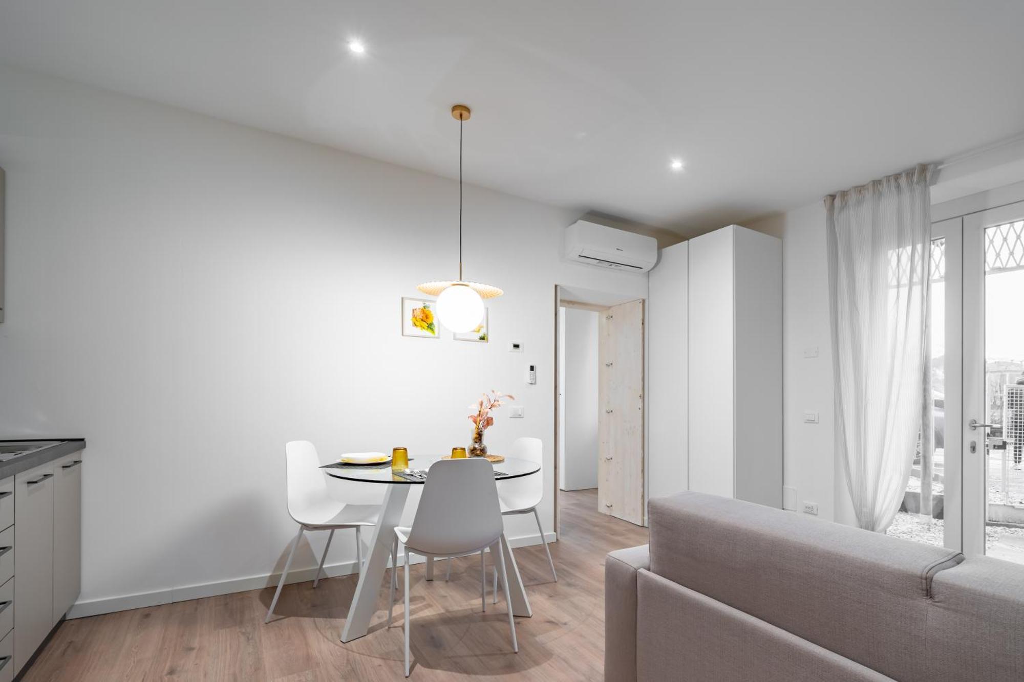 Апартаменты Cascina Conicchio - Metro Station - By Host4U Брешия Экстерьер фото