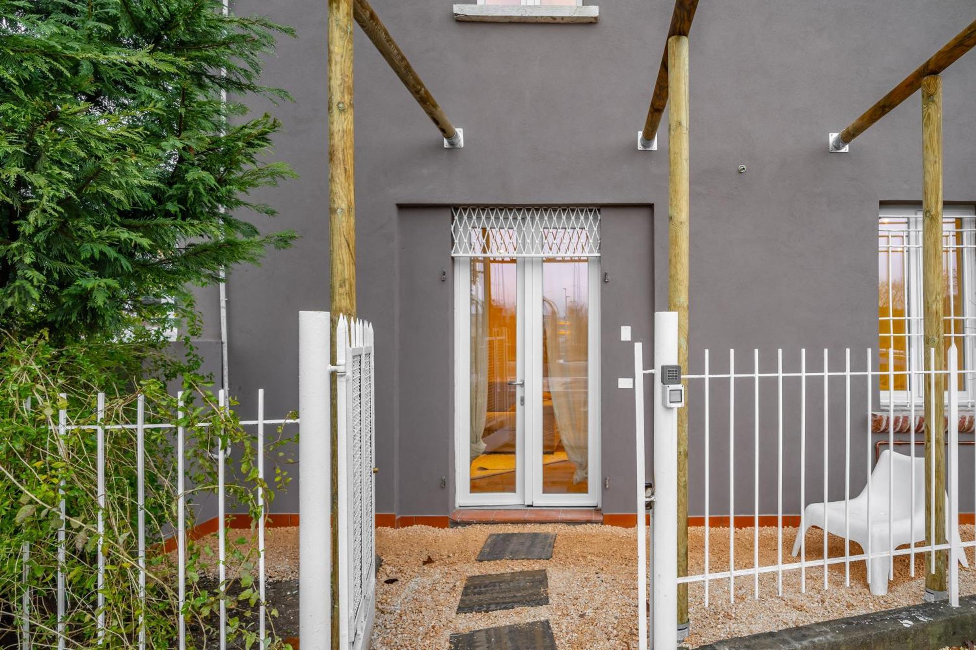 Апартаменты Cascina Conicchio - Metro Station - By Host4U Брешия Экстерьер фото