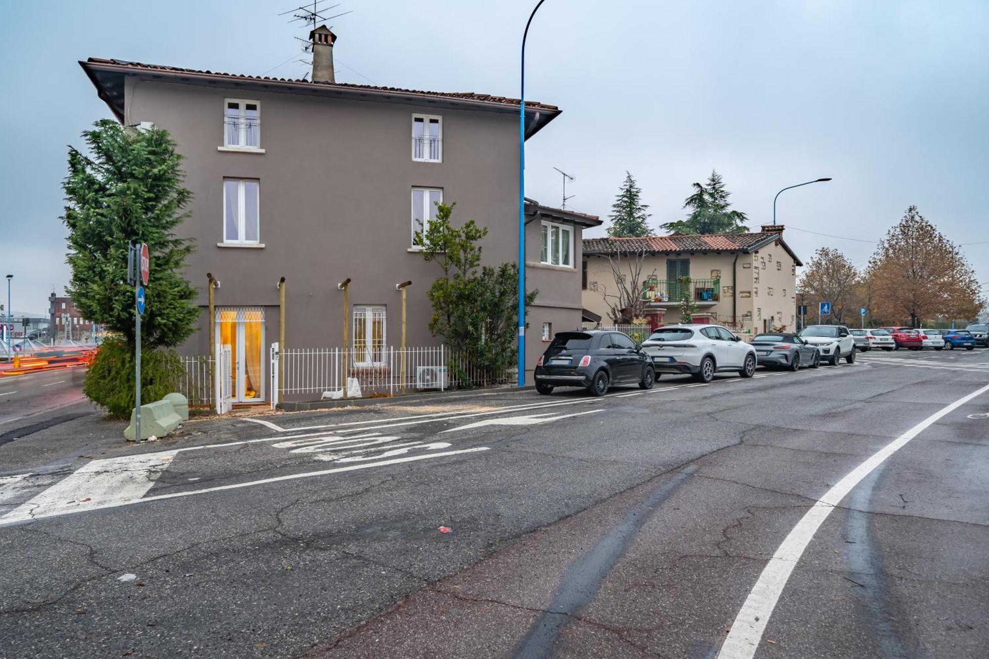 Апартаменты Cascina Conicchio - Metro Station - By Host4U Брешия Экстерьер фото